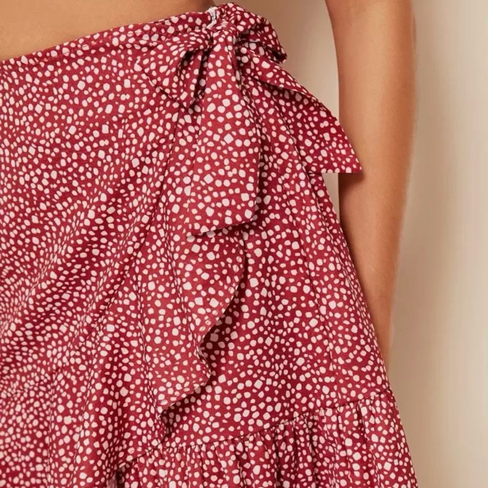 Red Dalmatian Polka Dot Print Ruffle Hem Knot Wrap Skirt size Medium (6) - Picture 5 of 6
